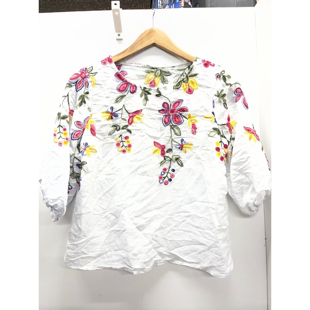 Kindred Petite White Floral Embroidered 3/4 Puff Sleeve Blouse MP Anthropologie